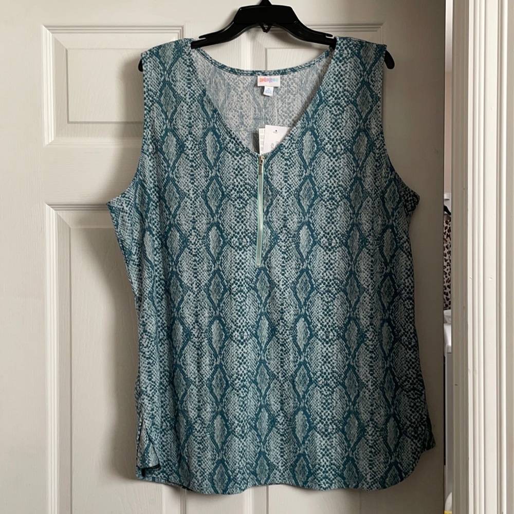Lularoe Rachael XL v-neck tank with zipper